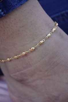 A beautiful and durable anklet that is perfect for everyday wear. The gold plating is of excellent quality and will not tarnish over time. The anklet is also hypoallergenic and gentle on the skin, making it a comfortable choice for those with sensitive skin. Anklets Indian, Gold Anklet, The Skin, The Gold, Gold Plating, Anklets, Sensitive Skin, Everyday Wear, Gold Plate