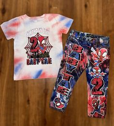 Outfit can be personalized how you like. Please send me your child name and age and any special details you would want. Family shirts are also available Spiderman Toddler, Kid Birthday Outfits, Couple Shirt Design, Batman Outfits, Baby Boy Themes, Batman Birthday Party, Spiderman Birthday Party, Patrol Party, Batman Birthday