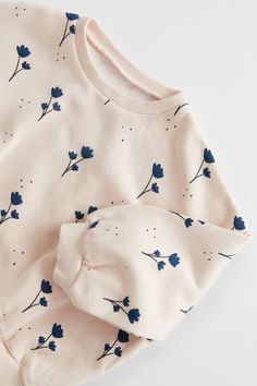 Floral Sweatshirt, Pola Sulam, Clothing Photography, Print Sweatshirt, Toddler Fashion, Childrens Fashion, Baby Wearing, Printed Sweatshirts, Kids Wear