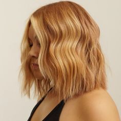 Dark Honey Blonde, Peachy Pink Hair, Honey Blonde Hair Color Ideas, Framing Pieces, Honey Blonde Hair Color, Blonde Hairstyle, Choppy Bob Haircuts