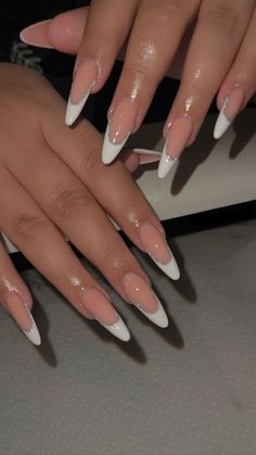 Baddie Almond Nails White, Silvester Nails, Long Oval Nails, Unghie Sfumate, Kutek Disney, Almond Acrylic Nails, Oval Nails, Classy Nails, Dope Nails