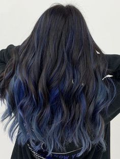 Blue Brown Hair, Dyed Hair Blue, Blue Ombre Hair, Dark Blue Hair, Hair Color Underneath, Hair With Highlights, Black Hair With Highlights, Psychology Student