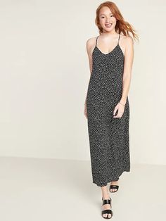 Sleeveless V-Neck Maxi Shift Dress for Women | Old Navy Navy Dress Outfits, 2018 Outfits, Spring Fashion Dresses, Maxi Shift Dress, Mini Sundress, Black And White Dress, Maxi Dress Navy, Dress Xl, Feather Dress