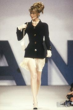 Channel Outfits, 00s Mode, Mode Chanel, Model Aesthetic, Claudia Schiffer