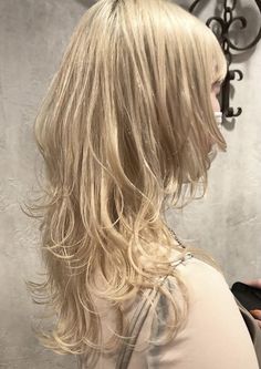 Aether Hairstyle, Etheral Hair Styles, Blonde Jellyfish Haircut, Octopus Haircut Long Hair, Rattail Haircut, Game Anime, Haircut And Color, Haircuts For Long Hair