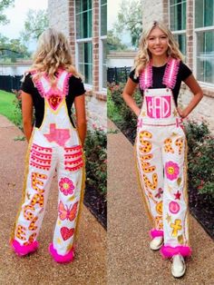 Senior Jeans Overalls, Spirit Overalls Ideas, Senior Sweatshirts Ideas Diy, Spirit Overalls Diy High Schools, Homecoming Overalls Senior Diy, Spirt Jeans, Hoco Mums Ideas