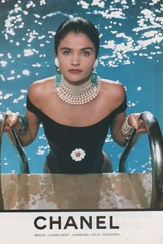 Michaela Bercu, Chanel Ad, Style Année 90, Shalom Harlow, Stephanie Seymour, Chanel Pearls, Koln, Helena Christensen