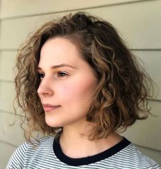 Short Wavy Haircuts, Wavy Bob Hairstyles, Wavy Haircuts, Natural Wavy Hair, Wavy Hairstyles, Haircuts For Wavy Hair, Short Wavy