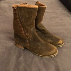 Never Worn Matt Berson Size 7.5 Foldable Shearling Boots. These Boots Are Great But The Zipper Was Broken And I Just Never Repaired It. Now They No Longer Fit. For $8 They Would Basically Be New. Shearling Boots, Winter Rain, Cowboy Boots, Rain Boots, Size 7, Women Shoes, Zipper, Boots, Customer Support