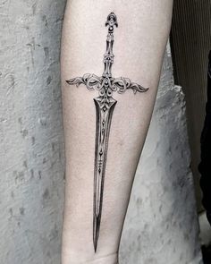 Irish Celtic Warrior Swords Tattoo, Swords Tattoo Designs, Tattoo Swords Woman, Dagger Arm Tattoo, Dagger Tattoo Women, 3 Of Swords Tattoo, Warrior Tattoos For Women, Tattoos Dates, Dagger Tattoo Design