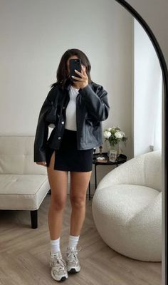 Skandinavian Fashion, Diy Vetement, Chique Outfits, Pastel Outfit, Neue Outfits, Leather Jacket Outfits, Miniskirt Outfits, School Looks, Looks Street Style