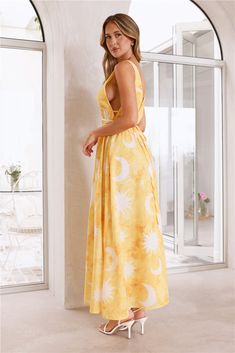 Length from shoulder to hem of size S: 136cm. Chest: 36cm, Waist: 33cm, across front only of size S. Maxi dress. Semi-lined. Model is a standard XS and is wearing size XS. True to size. Non-stretch. Elastic waistband. V-neck, V-back. Tie-up waist detail. Flowy skirt. Zipper. Print placement may vary. Cold hand wash only. Polyester. A summertime essential. The Blazing Sun Maxi Dress features a V-neck and back with a tie-up waist detail and a gorgeous print. Style with sandals and beachy waves for Grade Dresses, White Dress Flowy, Spring Break Dress, First Day Outfit, Skirt Zipper, White Long Sleeve Dress, Skirt And Top Set, Bridal Shower Dress, Beachy Waves