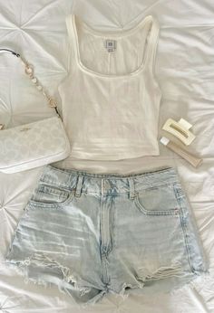 Shorts And Tank Top Outfits, Jean Shorts Aesthetic, Jean Shorts Outfit Aesthetic, Outfit Recipes, Vanilla Aesthetic, Daily Fits, Summer Office Outfits, Xmas Wishlist, Girly Pop