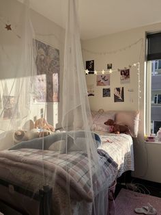 Extra Small Room Ideas, Two Window Bedroom Ideas, Cute Bed, Cute Dorm, Dorm Inspo, Dekorasi Kamar Tidur, Redecorate Bedroom, Cozy Room Decor, Pretty Room