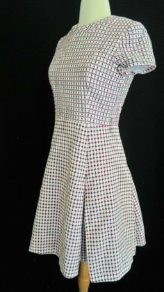 1960's Mod VINTAGE Elinor Simmons for MALCOLM STARR Textured Mini Dress Jacket S | eBay 60s Striped Dress, 1960s Clothes Women, 1960s Clothes, 1960s Mini Dress, 60s Mini Dress, 1960s Outfits, Dress Bodice, Through The Decades, Mod Mini Dress