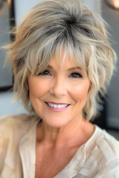 Shaggy Pixie with Highlights Hairstyle for Women Over 60. Shag For Fine Hair, Blond Shades, Short Flippy Hairstyles, Hairstyle Guide, Feathered Hair Cut, Short Layered Bob