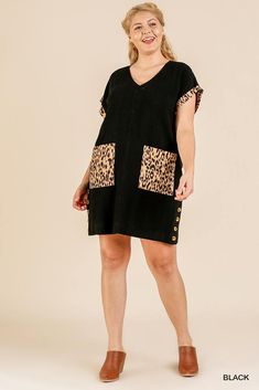 Casual V-neck Mini Dress For Loungewear, V-neck Mini Dress With Pockets For Vacation, Black Dress With Pockets, How To Fold Sleeves, Black Short Sleeve Dress, Animal Print Dresses, Black Fits, V Neck Dress, Online Womens Clothing