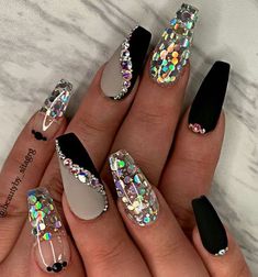 New Year Eves Nails, 5d Art Nails, Black And Silver Bling Nails, Black And Rhinestone Nails, Beyoncé Nails, New Years Acrylic Nails, Vegas Nails Ideas Sparkle, Vegas Inspired Nails, Black Bling Acrylic Nails