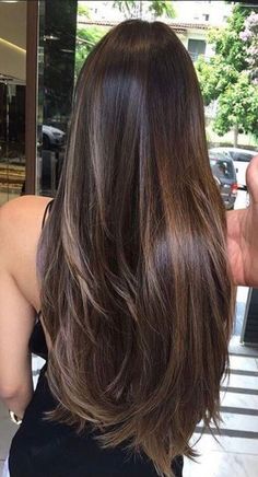 Short and Sweet: Hair Styles for Short Locks Natural Brown Hair, Hair Color Asian, Long Brunette Hair, Chocolate Brown Hair Color, Brunette Balayage, Long Hair Color