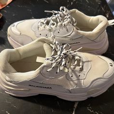 Only Worn A Few Times Shoes Balenciaga, Balenciaga Shoes, Balenciaga Triple S, Sneakers White, Mens Shoes Sneakers, Balenciaga, Men's Shoes, Shoes Sneakers, Color White