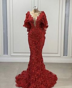 Floor-length Floral Applique Gown For Banquet, Fitted Floral Applique Gown For Banquet, Fitted Evening Dress With Floral Applique For Banquet, Floral Applique Gown For Prom Season Banquet, Floral Applique Gown For Banquet During Prom Season, Floral Applique Floor-length Evening Dress For Party, Floor-length Evening Dress With Floral Applique For Prom, Luxury Floral Applique Prom Dress, Lace Evening Dress With Floral Applique For Prom