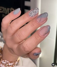 Elegant Nails Classy Sparkle, Formal Nails Classy, Toe Nail Art For Summer, Pastel Easter Nails, Nail Art For Summer, Foot Nail Art, Art For Summer, Glitter French Nails, Quick Nail Art