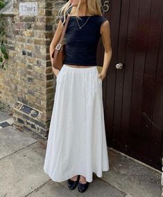 Dressy Coastal Outfits, Overcast Beach Outfit, London Work Outfit Summer, Europe Aesthetic Outfit Plus Size, Cute City Outfits Summer, Europe Spring Fashion 2024, Fashion For Bigger Bust, Cute Outfits Travel, Euro Summer 2024 Outfits