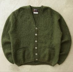 Mens Outfit Inspiration, Mohair Cardigan, Green Cardigan, Mode Vintage, Dream Clothes, Retro Outfits, I Dress, Aesthetic Clothes, Fashion Inspo Outfits