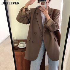 Brand Name: BGTEEVEROrigin: CN(Origin)Season: Spring/AutumnStyle: CasualDecoration: PocketsPattern Type: SolidClothing Length: LongAge: Ages 18-35 Years OldCollar: NotchedClosure Type: Single ButtonItem Type: BlazersMaterial: PolyesterMaterial: COTTONSleeve Length(cm): FullSleeve Style: RegularThickness: STANDARDHooded: NoModel Number: LY4535Gender: WOMENClothing Patterns: StraightGender: WomenSeason: spring, summeritem: women solid blazeritem type: women suit jacket Female Suit, Light Blazer, Academia Outfits, Mode Costume, Chic Blazer, Suit Jackets For Women, Women Blazer, Womens Clothing Patterns, Chic Top