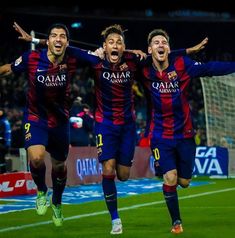 ظن هو برأيكم The Best Trio, Fc Barcelona Players, Neymar Barcelona, Barcelona Players, Messi Photos, Neymar Football