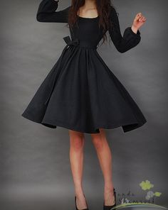 Very cute black dress. Mode Retro, Beautiful Black Dresses, Dress Bow, Beautiful Skirts