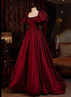 Beautiful Ball Gowns, Stile Hijab, Fashion Student, Long Evening Dresses, Dresses Ball Gown, Fantasy Dress, Glam Dresses, Red Prom Dress