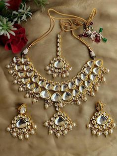 Wedding Jewellery Indian, Glowing Star, Spraying Perfume, Beautiful Personality, Heavy Necklace, Kundan Jewellery Bridal, Kundan Jewellery Set, Jewellery Indian, Indian Jewellery Design Earrings