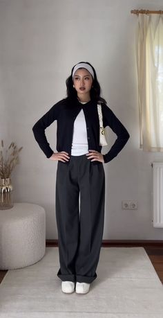 Classy Ootd Casual, Outfit Ideas Corporate, Sweater Vest Top Outfit, Formal Outfits For Cold Weather, Everyday Outfits University, Office Semi Casual Outfit, Jakarta Outfit Ideas, Plaid Pants Outfit Women Work, Modest Sophisticated Outfits