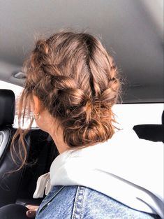 Medium Hair Braid Style, Hair Inspo Style Braids, Hair Braided Into Bun, Braiding Hairstyles For Long Hair, Hairstyles For Curly Hair Updo Everyday, Up Hairstyles For Long Hair Casual, Cute Hairstyles For Hoco Up, Hairstyles For Estheticians, Aesthetic Athletic Hairstyles