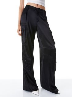 Low Rise Leather Pants, Wide Leg Cargo Pants, Olivia Black, Alice And Olivia, Black Cargo, Feminine Aesthetic, Women Cargos