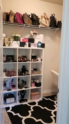 Girl Apartment Decor, Apartment Decorating Living, Luxury Room Bedroom, First Apartment Decorating, Apt Ideas, Beauty Room Decor, Apartment Living Room Design, Future Apartment Decor, Closet Decor