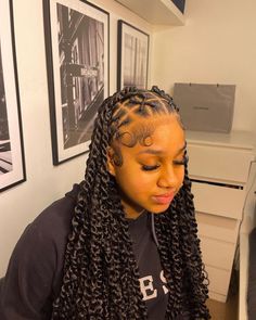 Teenage Black Hairstyles, Passion Twist With Rubber Band, Criss Cross Fulani Braids With Curls, Cris Cross Fulani Braids, Criss Cross Knotless Braids Rubber Bands, Cris Cross Rubber Band Knotless Braids, Rubber Band Criss Cross Passion Twists, Hairstyles For Teenage Girl Black, Fulani Braids Criss Cross