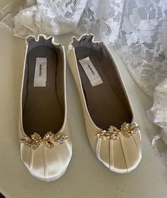 "Dressy White Satin Flats for Brides! US Sizes: 5 to 10, and 11 Regular width. (I might be sold out of a few sizes) Shoes run true to size; I always suggest to verify your shoes size by measuring your feet length; I have a simple measuring guide i can send if, you feel your shoes size sometimes an issue; specially because shoes can not be returned, or exchanged. Outside USA, please goggle a shoe size chart convertor or contact me for help. Shoe style description: Beautiful, Delicate and comforta Wedges Shoes Low, White Satin Fabric, Crystals White, Wedding Garter Lace, Flats Shoes Comfortable, Bridal Flats, Lace Bracelet, Wedding Shoes Flats, Shoes Silver