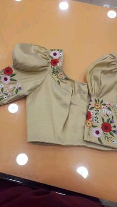 Dress Work Designs At Home, Blaous Work Design, Botnick Blouse Design, Khatliwork Blouse Design, Clothes Transformation, 2023 Hailey Bieber, Blouse Designs High Neck, Blouse Designs Catalogue, Traditional Blouse Designs