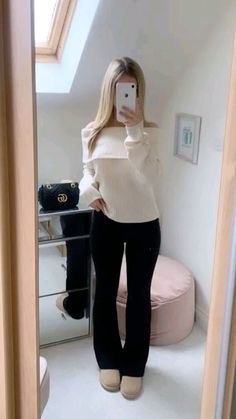 #outfit #outfitinspo #outfitpost #outfitgoals #picoftheday #boujee #cute #classy Modele Fitness, Look Legging, Leggings Outfits, Estilo Indie, Skandinavian Fashion