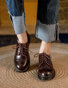 British Style Brogue Style Lace up Mary Jane Shoes — Obiono Mary Jane Shoes Lace Up, Brogues Outfit Women, Queer Formal, Brogues Womens Outfit, Womens Brogues, Womens Oxford Shoes, Brogues Womens, Classic British Style