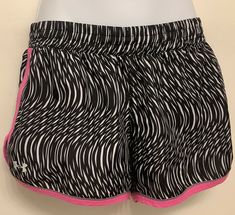 WOMEN UNDER ARMOUR HEAT GEAR VENTED RUNNING SHORTS SMALL LINED BLACK GRAY PINK TRIM. Small cosmetic imperfections see pictures . Smoke free home.USPS first class mail. B1 Pink Athletic Shorts With Built-in Shorts For Jogging, Under Armour Pink Athletic Shorts With Built-in Shorts, Under Armour Pink Sports Shorts, Under Armour Pink Athletic Shorts For Workout, Pink Under Armour Athletic Shorts For Workout, Under Armour Pink Shorts, Pink Under Armour Shorts, Pink Trim, Running Shorts