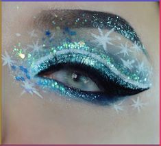 SNOWFLAKE WINTER WONDERLAND // IG》BANGTSIKITSIKI Winter Fairy Makeup, Snow Makeup Looks, Makeup Snowflake, Winter Wonderland Makeup, Winter Wonderland Costume, Snow Queen Makeup, Snowflake Makeup, Winter Mermaid, Snow Makeup