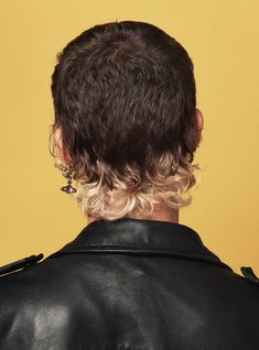 Curly Punk Hair Men, Queer Mens Haircut, Boy Haircut Mullet, Skinhead Haircut, Haircut Mullet, Boy Haircut, Men Hair Color