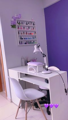 Nail Studio At Home Ideas, Mini Nail Salon At Home, Garage Nail Room, Nail Corner At Home, Sala Nail Designer, Nails Room Ideas Home, Nail Tech Room Ideas Home