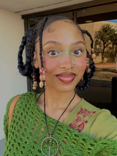 Earthy Makeup Aesthetic, Boho Face Art, Spiritual Makeup Looks, African Tribe Makeup, Earthy Girl Makeup Black Women, Ethereal Hairstyles Black Women, Earthy Black Woman Makeup, Spiritual Earthy Aesthetic, Spiritual Girl Makeup