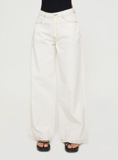 Princess Polly Petite   Wide leg jeans     Mid-rise fit, belt looped waist, button and zip fastening, four pocket design, relaxed fitting  Non-stretch, unlined   100% cotton  Cold gentle machine wash White Wide Leg Jeans, Festival Pants, Fleece Dress, Casual Rompers, Outerwear Outfit, Loungewear Sets, Casual Tank Tops, Tops Fall, Outerwear Sweater