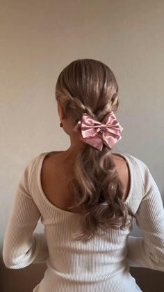 Preppy Hairstyles, Girly Hairstyles, Cheer Hair, Bow Hairstyle, Ribbon Hairstyle, Work Hairstyles, Easy Hairstyles For Long Hair, Hairstyles For School