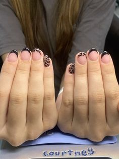 Short Round Black French Tip Nails, French Tip With Cheetah Print, Round Nude Acrylic Nails, Leopard Short Nails, Cheetah French Tips, Cheta Print French Tips, Leopard Nails French, Cheetah Nails Short